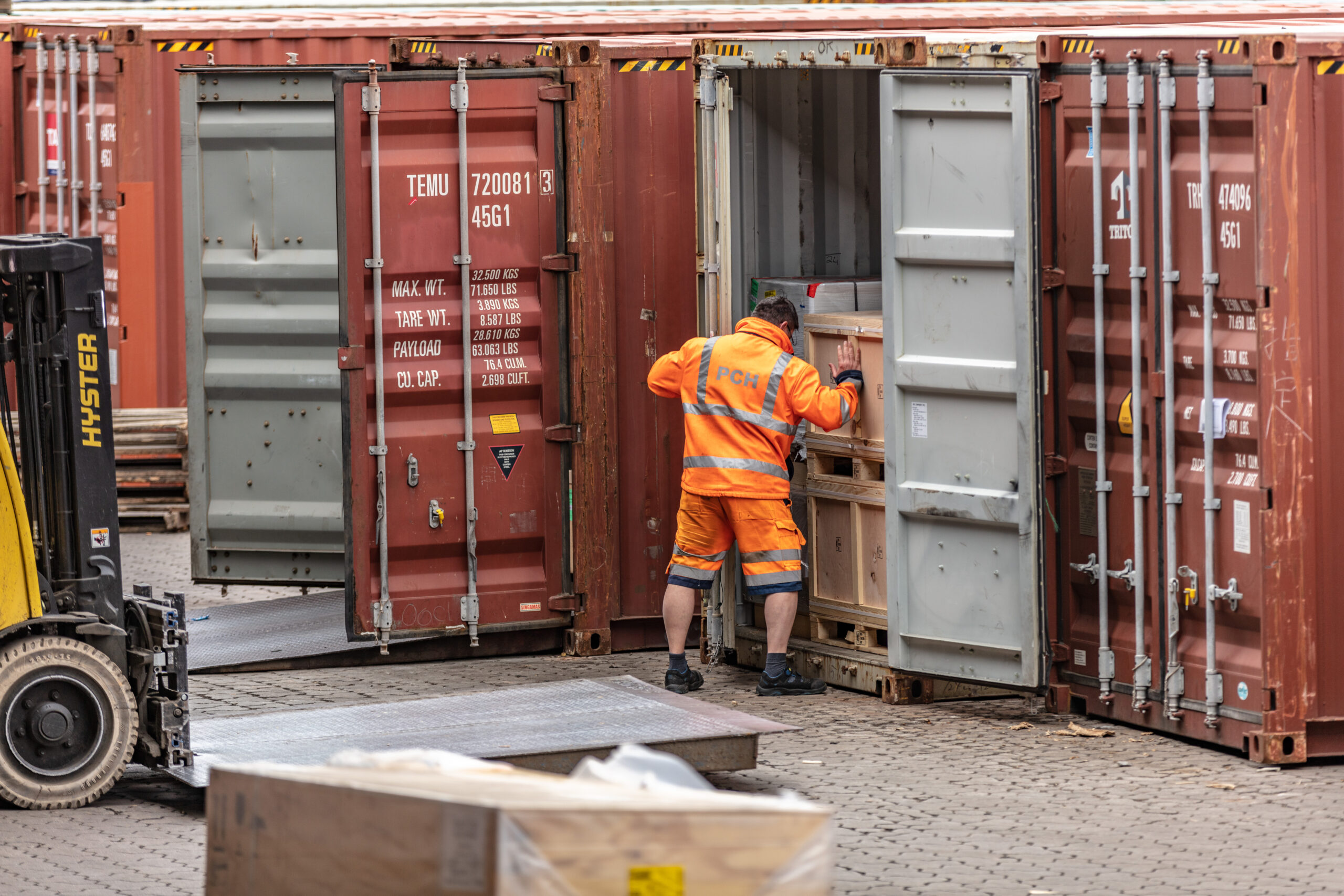 pch kollege schieb ware in lcl constainer warenlager saco group geschichte von saco shipping