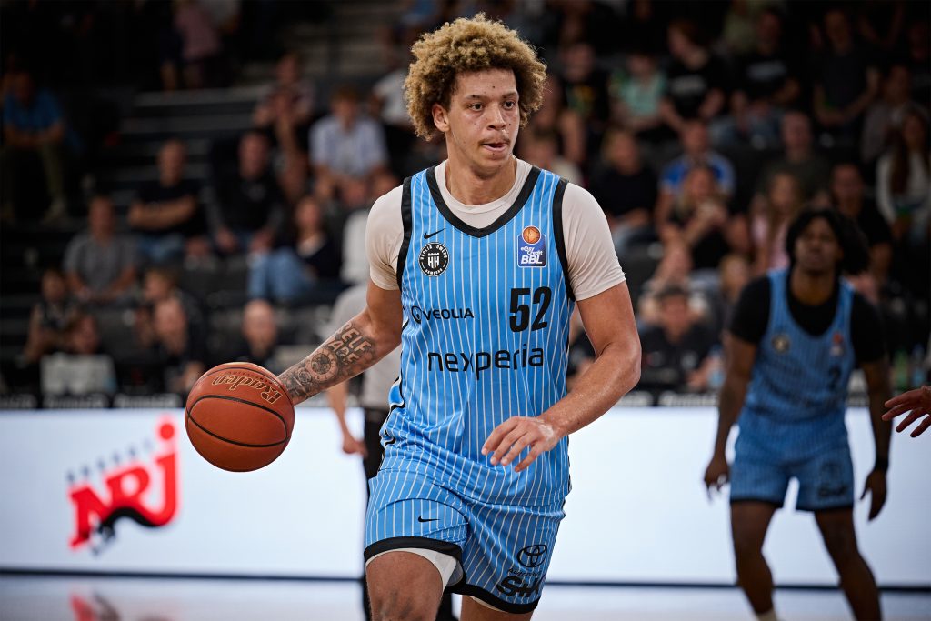 2025.09.06 DennisFischer Towers vs OL 070